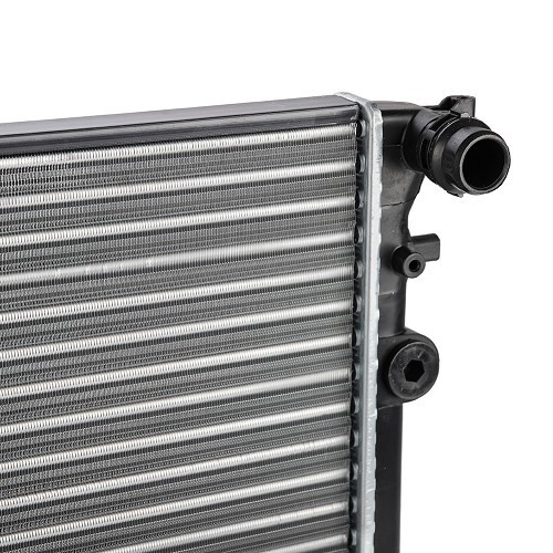 Radiateur d'eau 650 mm pour Audi A3 (8L) et TT (8N) - AC55636