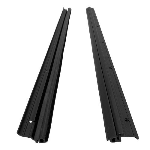 Seuils de portes gauche et droit en plastique noir type origine avec joints pour BMW Série 02 E10 phase 1 (03/1966-04/1972) - la paire - BT11132