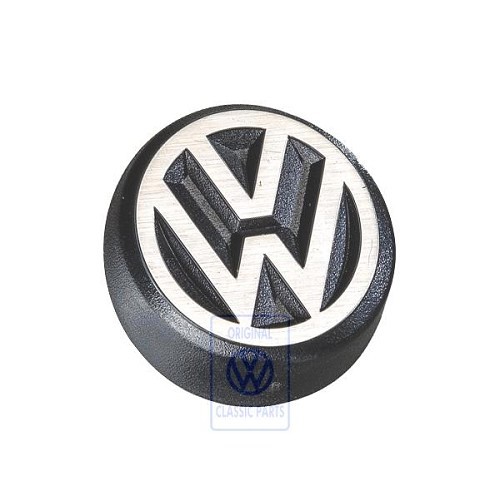  Logo arrière VW 50mm chromé sur fond noir pour VW Passat B2 Berline 4 portes tricorps et Santana phase 2 (01/1985-1988) - C079231 