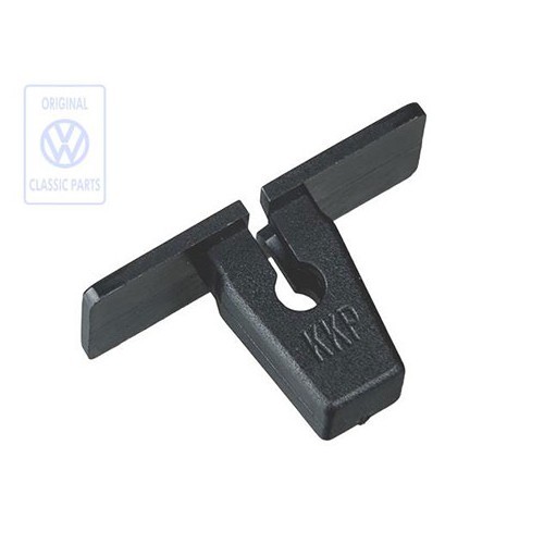  Clip in plastica per il fissaggio del batticalcagno in plastica su Golf 3 - C222058 