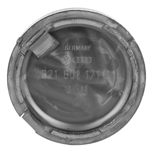 321 601 171 C : wheel cap - C250624