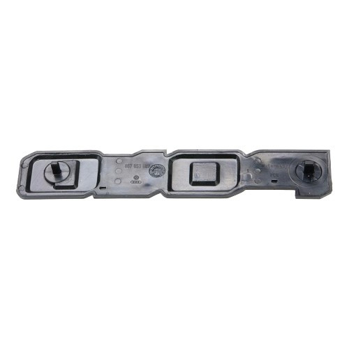 Insígnia traseira cromada POLO sobre fundo preto para VW Polo 2 86C de três portas com porta traseira vertical (10/1981-09/1990) - sem nível de acabamento - C252040