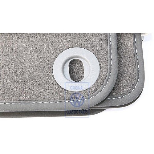 Tapis de sol gris pour Volkswagen Golf 4 R32 - C267763