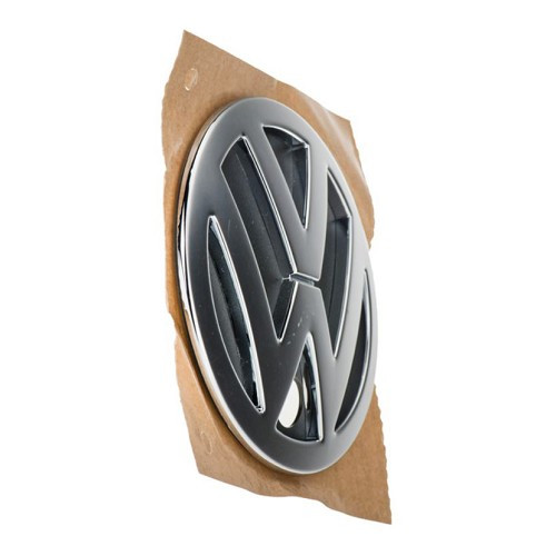 Logotipo VW cromado adhesivo sobre fondo negro de portón y maletero trasero para VW Golf 4 Variant y Bora (09/1998-06/2006) - C285445