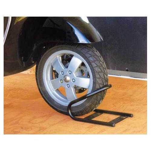 Bloccaggio ruota anteriore MOTO WHEEL CHOCK FRONT Fiamma- Larghezza massima della ruota: 180 mm 2 cinghie a cricchetto