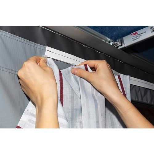 Panel frontal BLOCKER PRO 300 - CARAVANSTORE & F45S/F45L F65S/F65L F35 PRO- Longitud del toldo: 300-310 cm - versión estilizada 2020 - CS12257