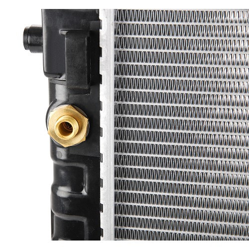 Radiador de motor para Mercedes W123 com caixa de velocidades automática - MB01117