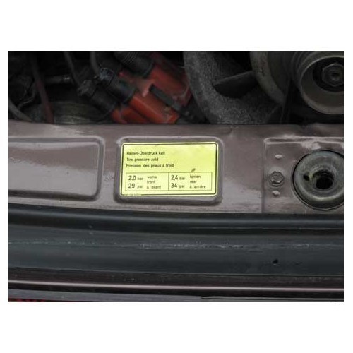Adesivo che indica la pressione di gonfiaggio degli pneumatici per Porsche - RS13288
