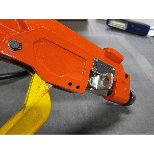 Battery terminal crimping tool - 10 to 120 mm2 - TB00323