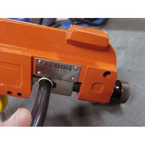 Battery terminal crimping tool - 10 to 120 mm2 - TB00323