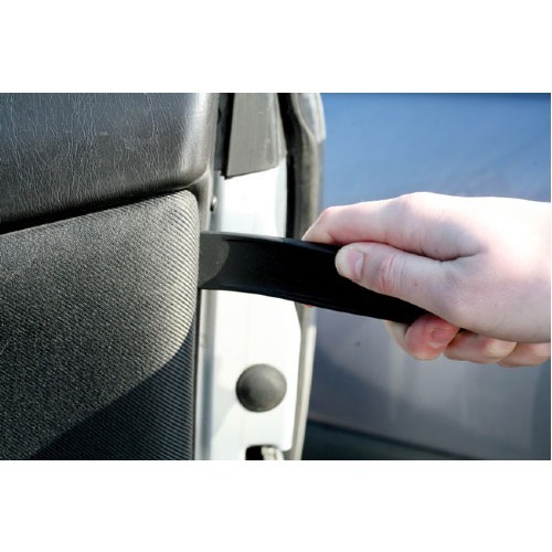 Tools to remove door trims from hybrid / electric 1000V vehicles - TB04762